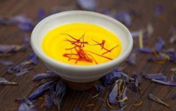 藏红花泡水喝的功效与好处