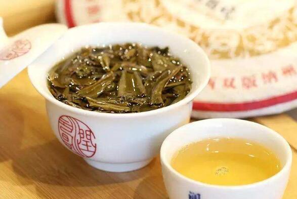 隔夜茶水的功效与作用 隔夜茶水的用途有哪些